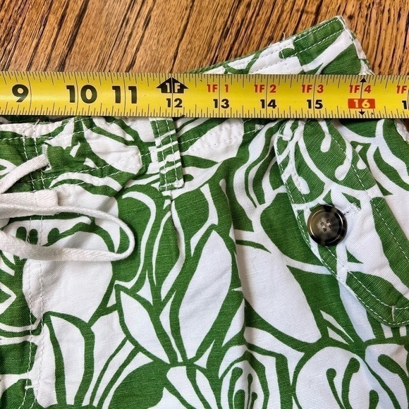 Liz Claiborne Sloane Women’s Size 8 Green White Floral Print Shorts Pockets Fun - Picture 6 of 9